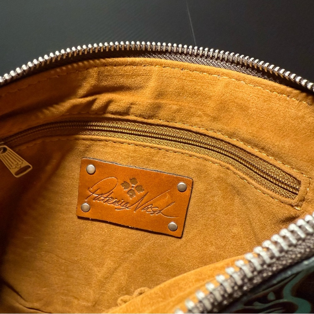 ✨ Patricia Nash Tooled Leather Wristlet Clutch – Brown & Turquoise (NWOT) ✨ - Picture 8 of 11